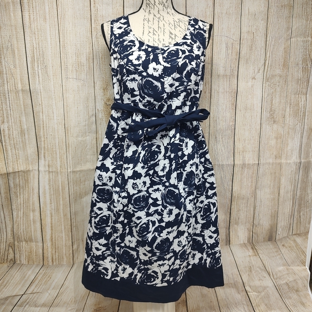 Motherhood Maternity Small Navy and White Floral Midi Dress